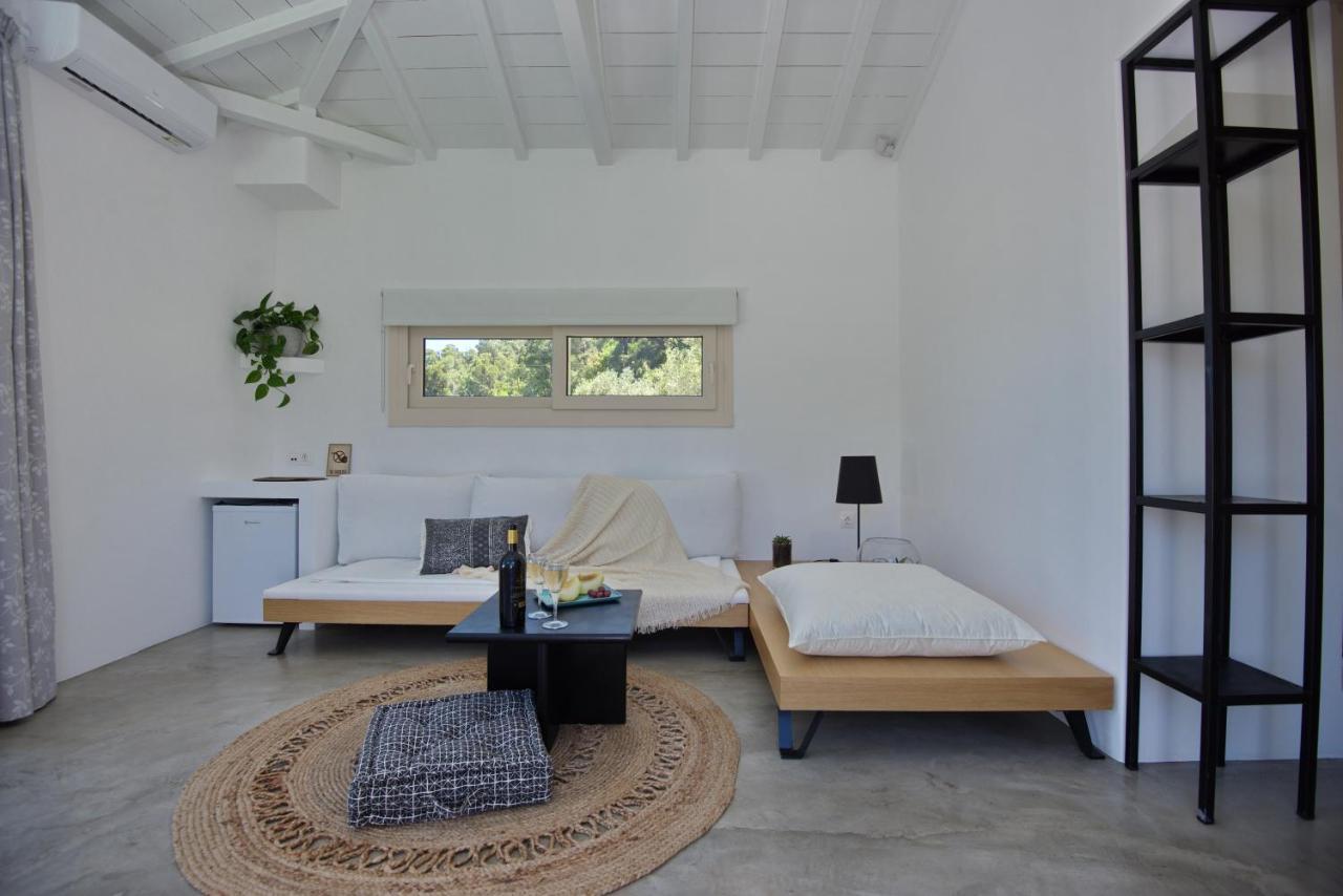 Eleon Suites New Isomata Exterior foto