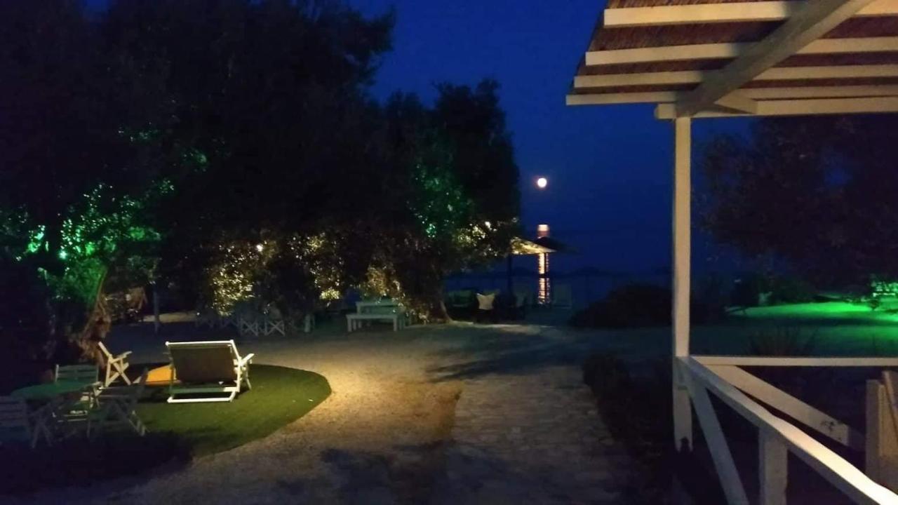 Eleon Suites New Isomata Exterior foto